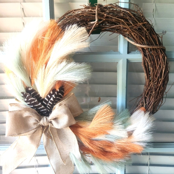 Feather door wreath. - Picture 4 of 4